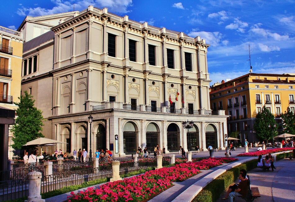 Madrid Plaza Oriente en Koninklijk Theater - Trixi Bike Tours