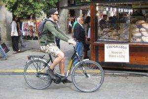 Entdecken Sie die wichtigsten Sehenswürdigkeiten, Parks, Orte und Märkte mit dem Fahrrad - Rutas guiadas Madrid